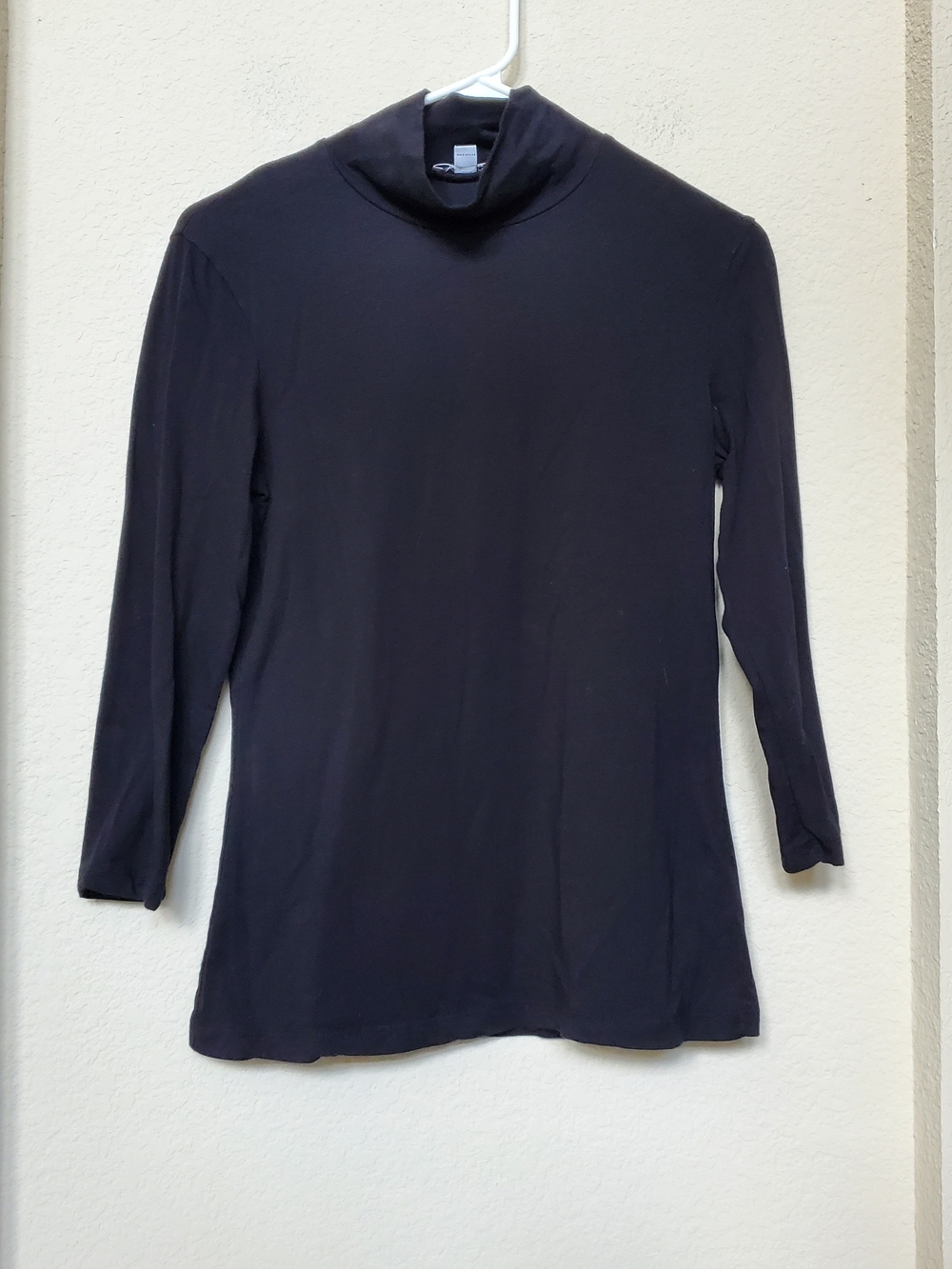 James Perse Black Long-Sleeve Mock Turtleneck Top. Size Medium